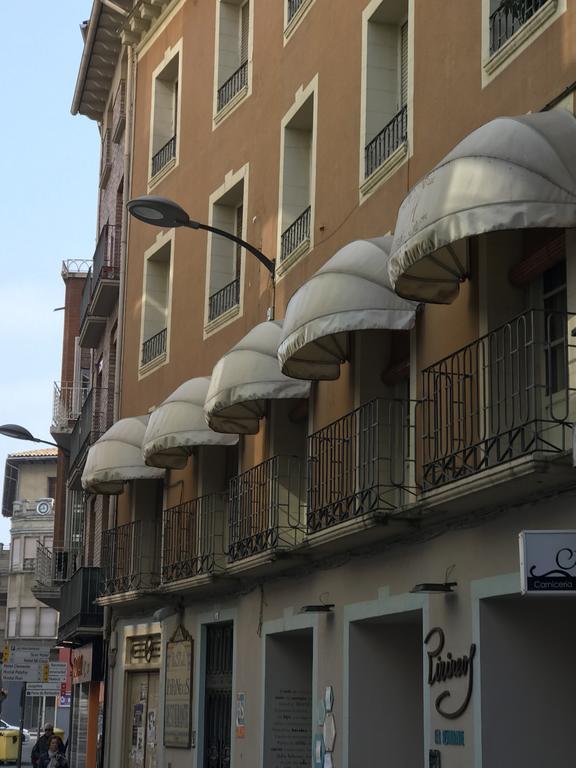 Hostal Pirineos Barbastro Exterior photo